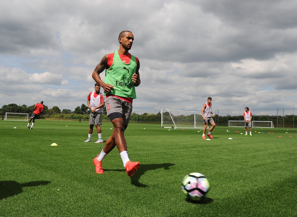 Premier league ball sales 2017